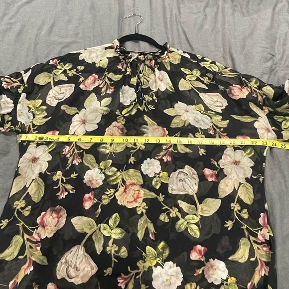 Alice + Olivia Julius Floral Silk Top - Picture 12 of 12